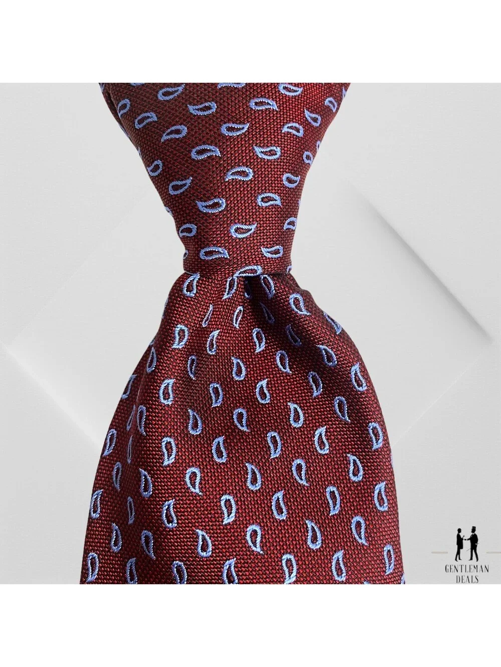 Jos A Bank Executive Tie Necktie 100% Silk Paisley Red Woven Jacquard 59 x3.5